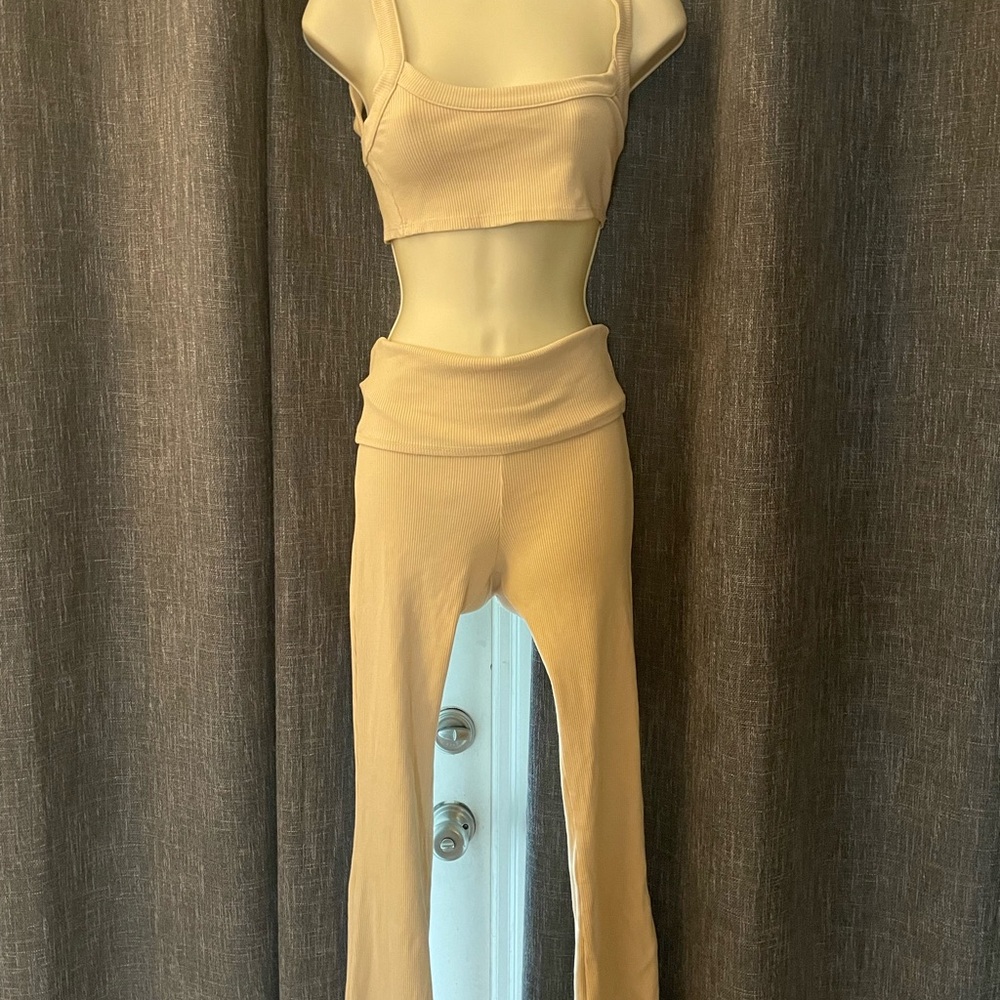 Fashion Nova Cream Ribbed Crop Top